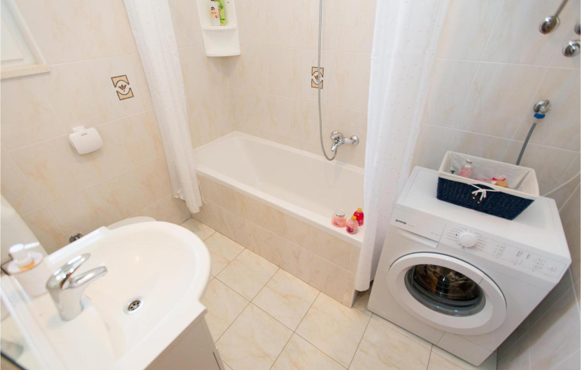 3 Bedroom Lovely Home In Plat Mlini Dış mekan fotoğraf
