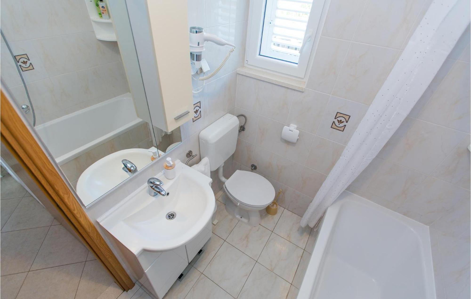 3 Bedroom Lovely Home In Plat Mlini Dış mekan fotoğraf