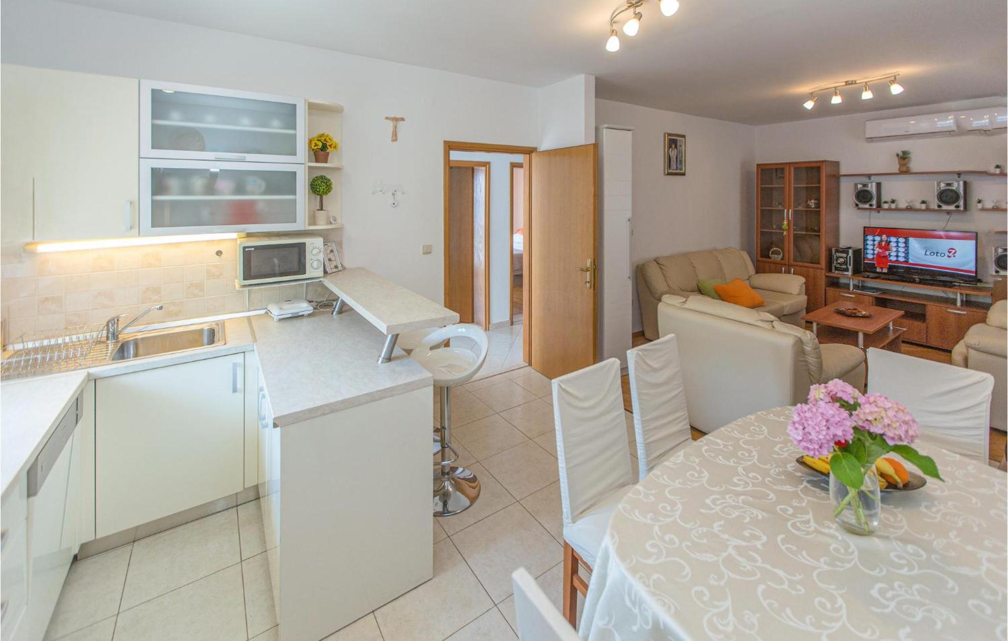 3 Bedroom Lovely Home In Plat Mlini Dış mekan fotoğraf